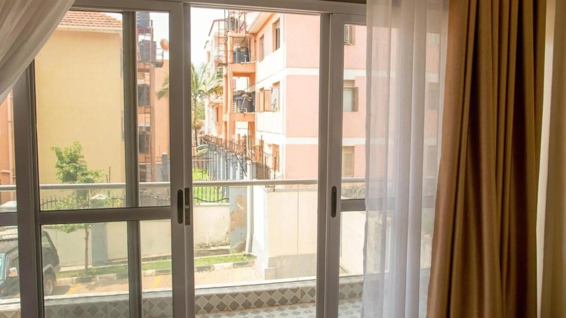 Spacious 2-Bed 2-Bath Apartment In Kampala-Muyenga